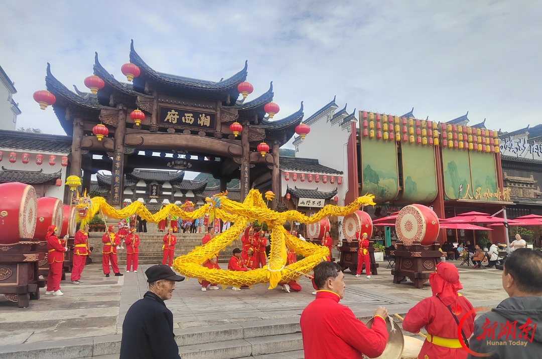 “十一”乐游张家界丨赏峰林、品民俗、看星河……张家界武陵源把国庆过成“秋日长诗”