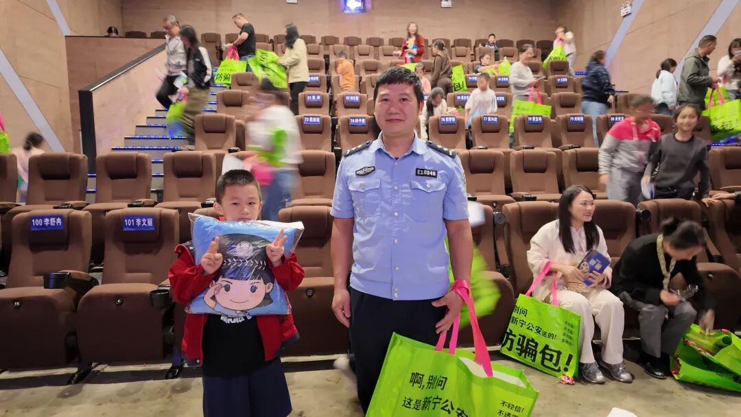 邵阳公安为国庆假期增添平安注脚