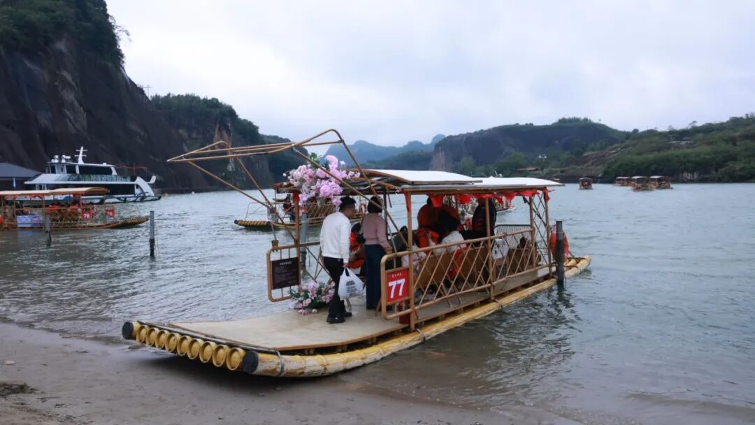 天青色等烟雨,而我在等你!解锁飞天山国庆专属浪漫~