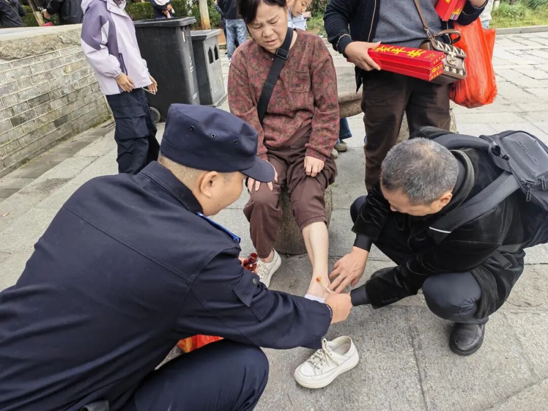 国庆不忙 来趟衡阳丨南岳旅游警务暖心事 守护游客平安行