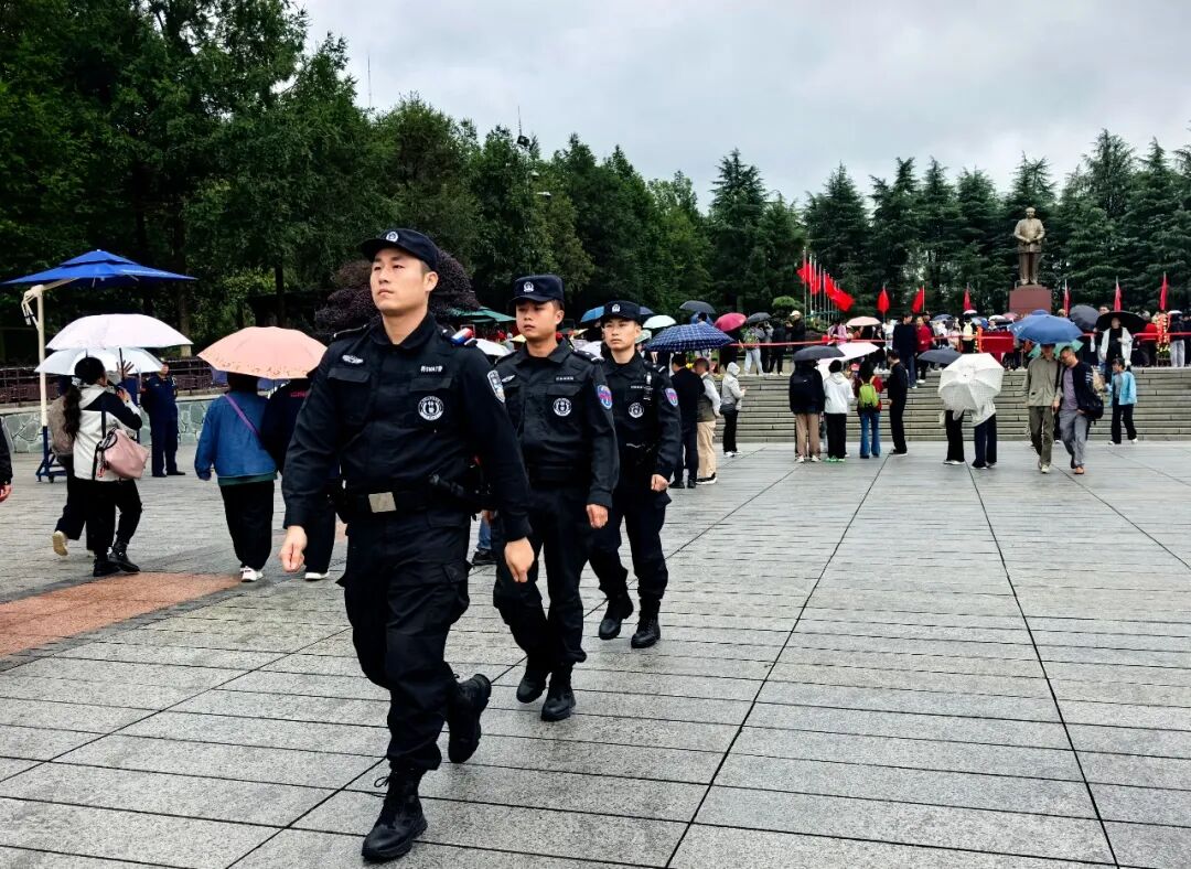 红色湘潭·礼赞国庆㉘丨藏蓝守莲城，平安贺华诞