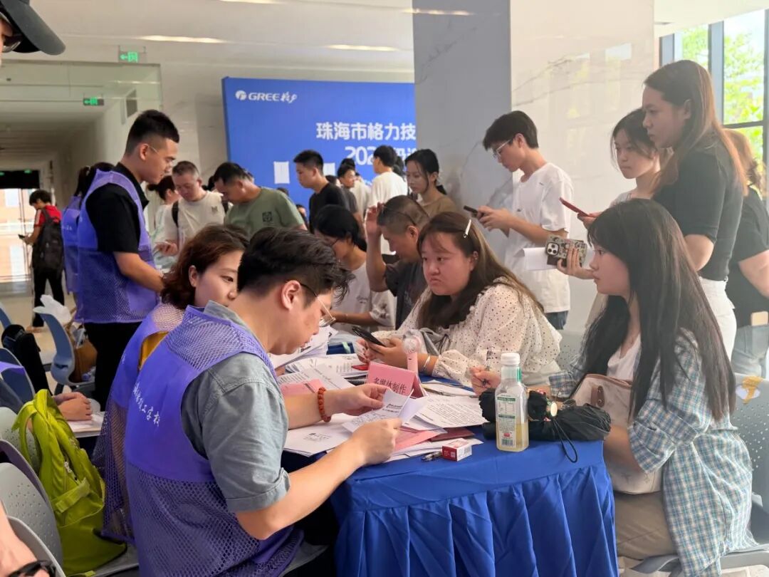 格力技工学校迎首届新生：326名学生报到，机电、制冷相关专业受热捧