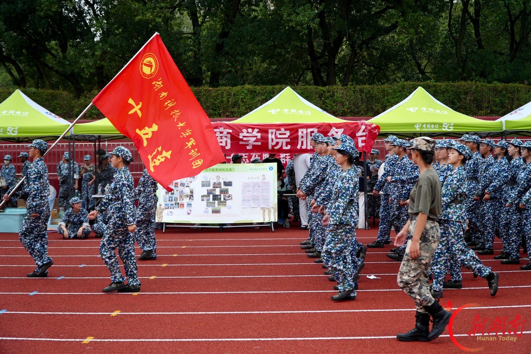 青春正步走丨一招一式，迸发青春锐气