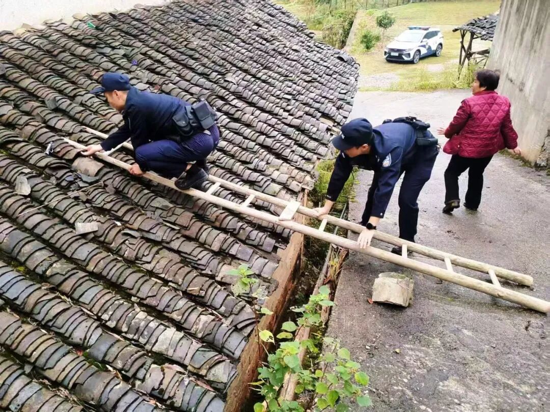 红色湘潭·礼赞国庆㉘丨藏蓝守莲城，平安贺华诞