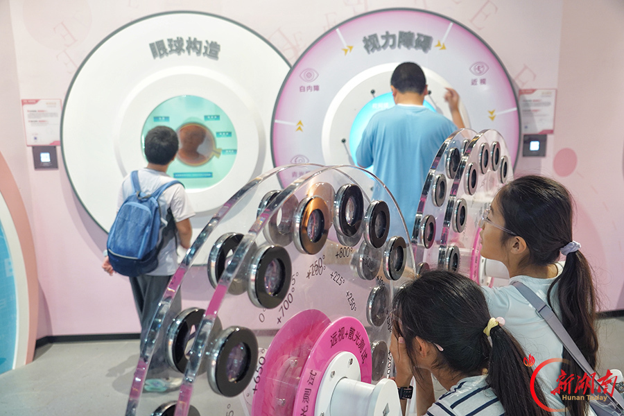 科技馆里学科学