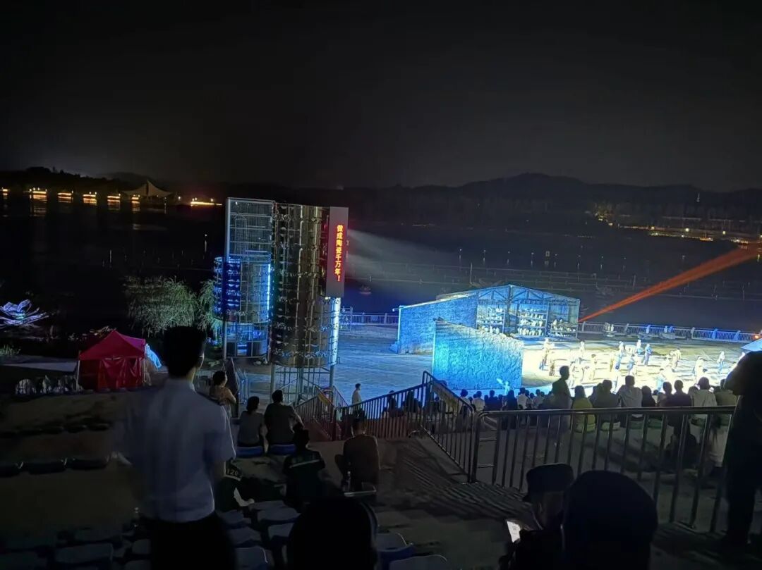我们的节日·国庆 | 锦绣三湘，"警" 色护游！湖南公安让安全感 "满格"！