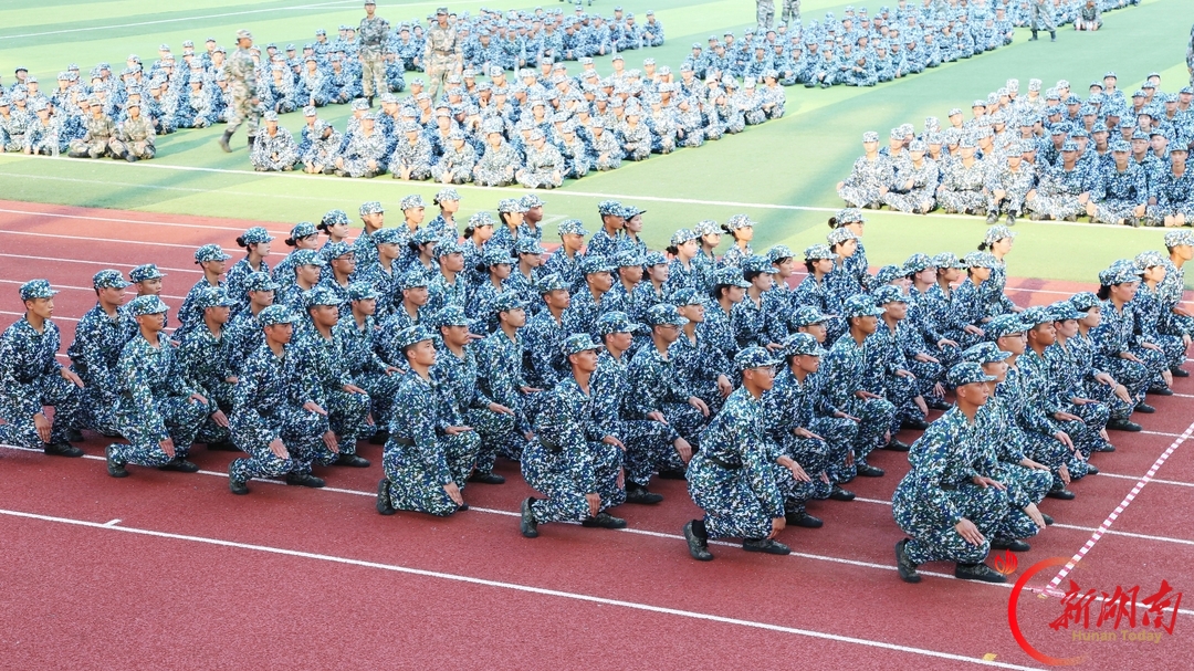 青春正步走丨专业护航军训，康复助力成长
