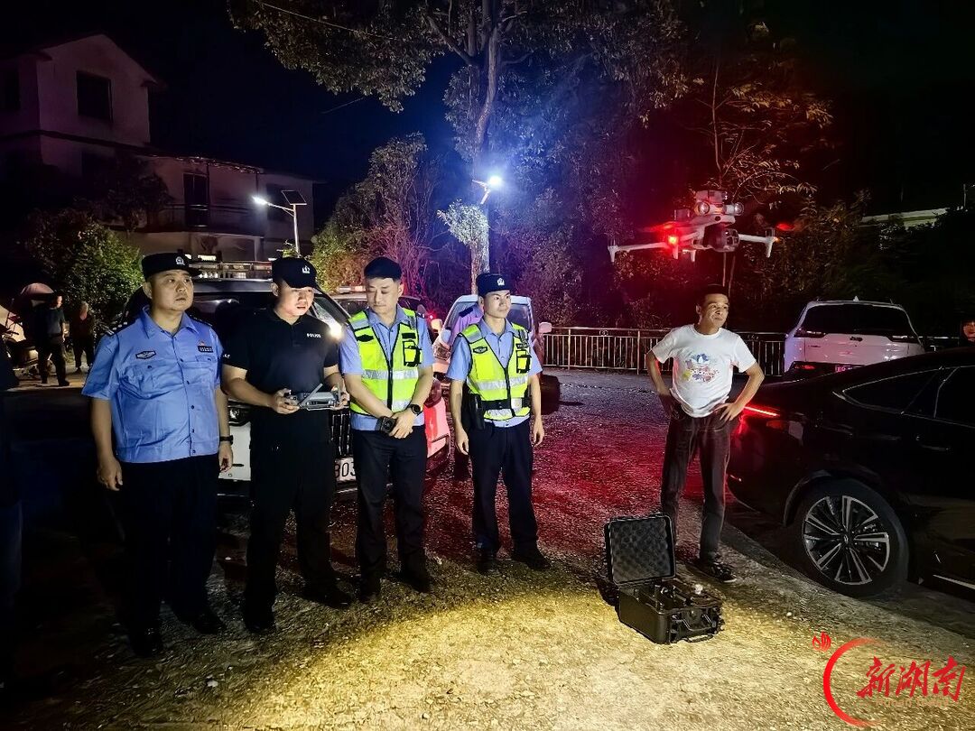 假期不 “打烊”!荷塘公安坚守一线护民安