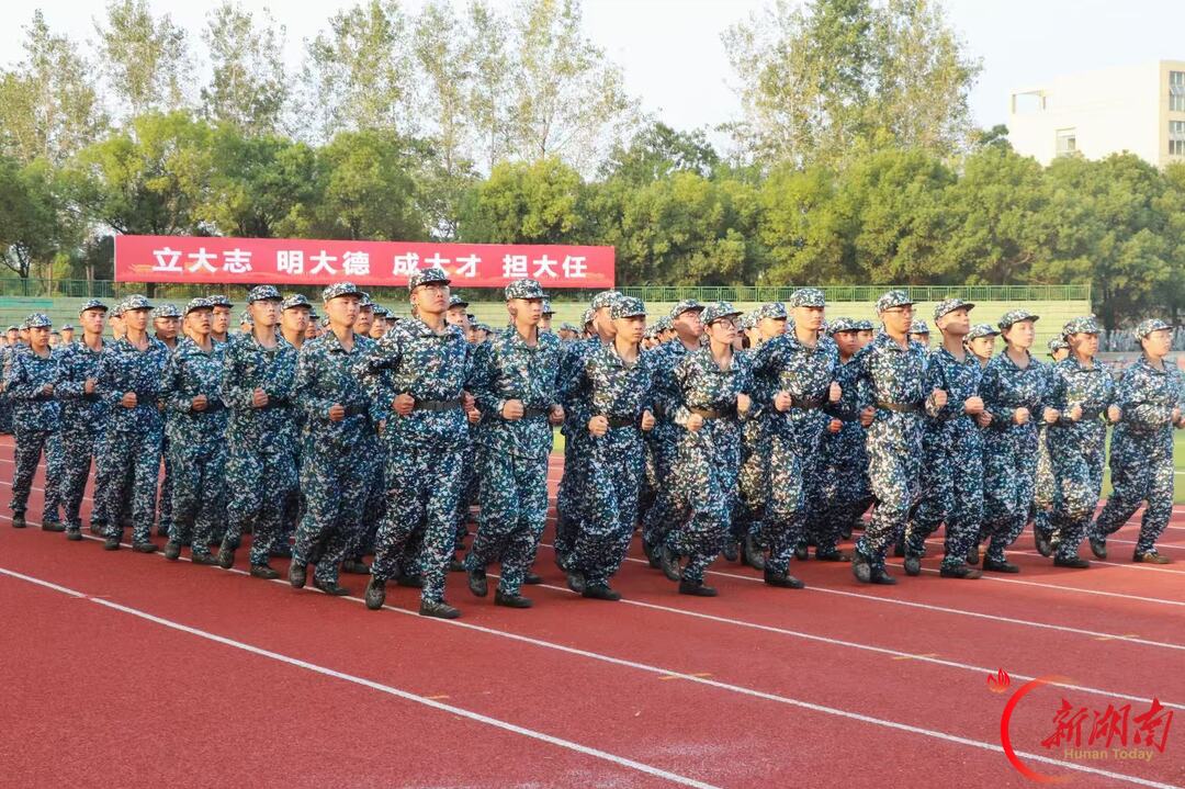 青春正步走丨步履铿锵,不负韶华