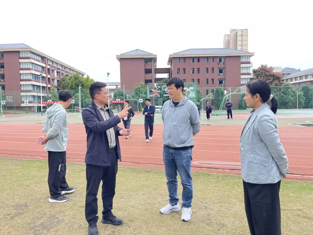 康巴赫周和平:岳阳队比我预想的更好,15个足球场一定会建!