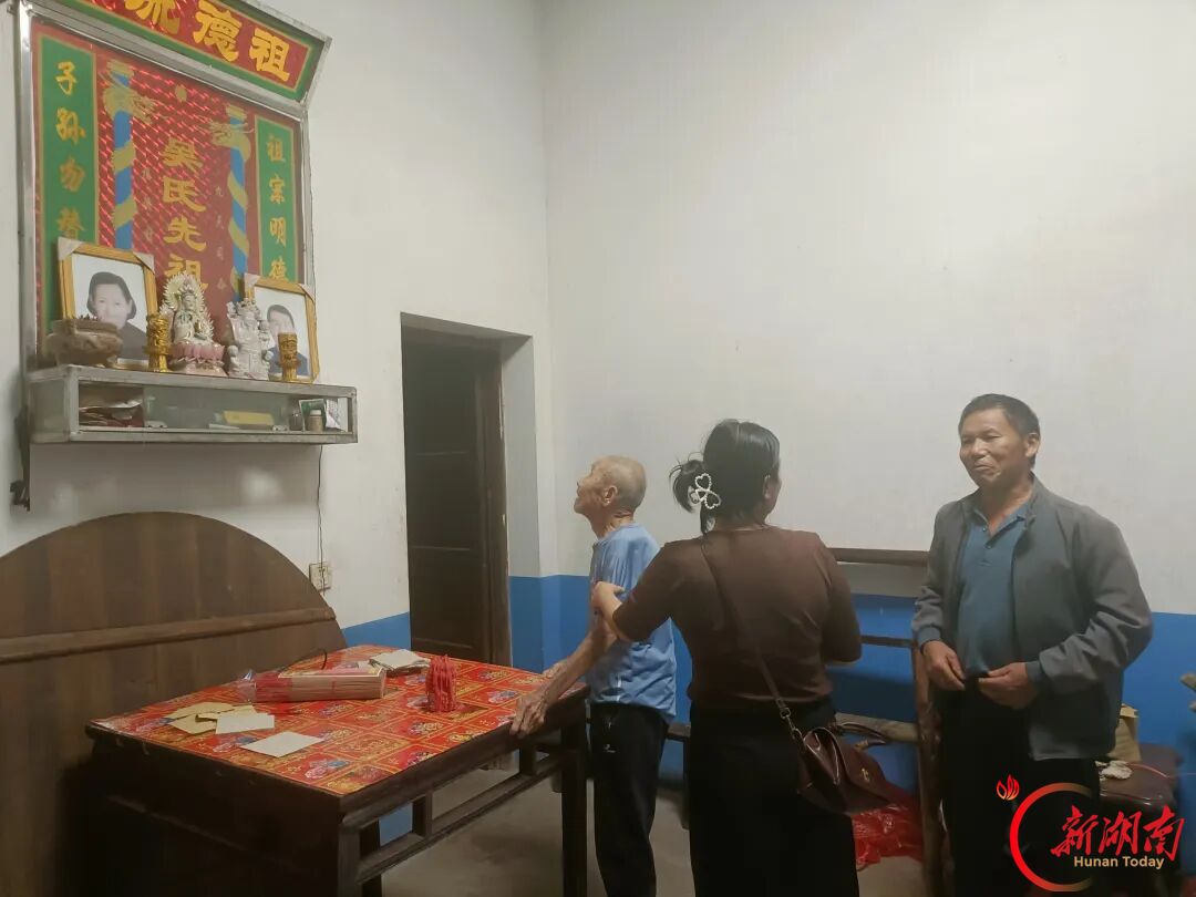 国庆我在岗｜衡阳县：跨越八十年的拥抱，集兵派出所帮九旬老人寻根