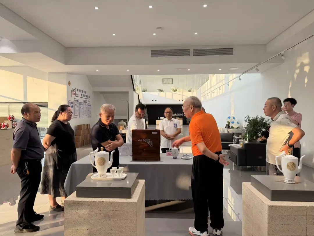 以瓷为桥通中俄 一送一卖双向出圈