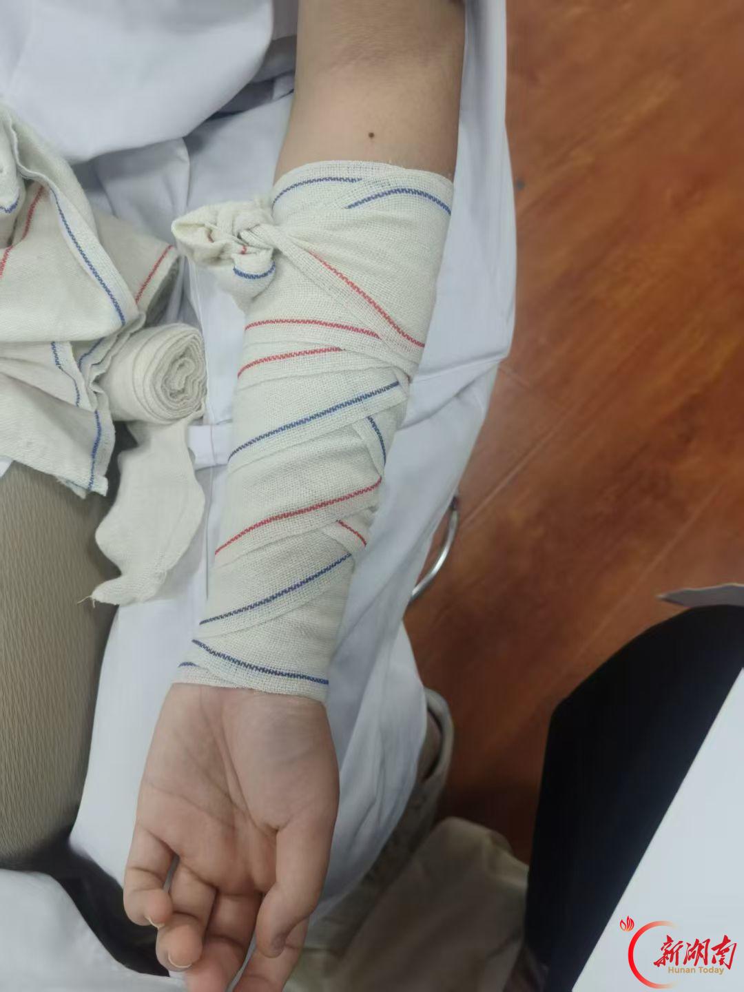 医学生·开学季|校园暖心日常㉟指尖练急救,携手共成长