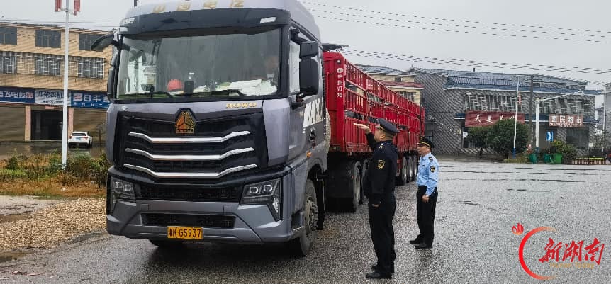 国庆守护不打烊 湘阴交通执法全员在岗护航道路水路平安