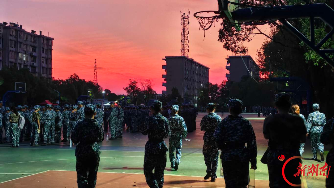 青春正步走丨呆瓜到铁蛋的蜕变
