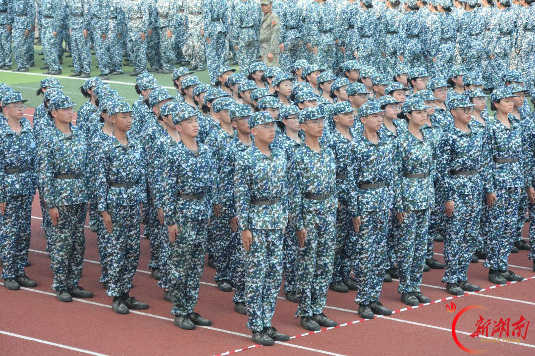 青春正步走丨正步声里，听见青春拔节生长