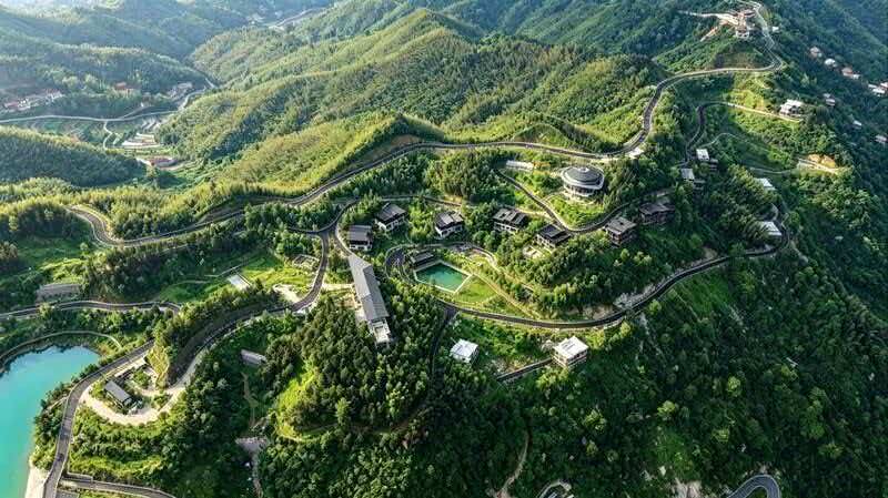 国庆不忙 来趟衡阳丨不想在祝融峰上人挤人，就来衡山县紫盖峰度个假吧！
