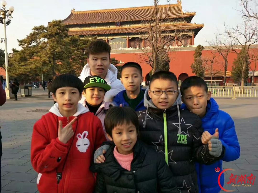 青春正步走丨跳台初心映迷彩 笔墨青春著华章