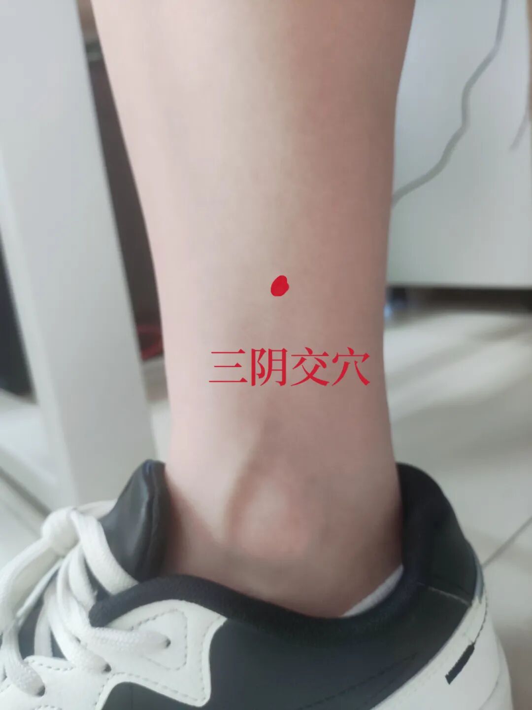 假期吃喝玩乐恐伤肝，常揉这三大穴位，帮肝“减减负”～