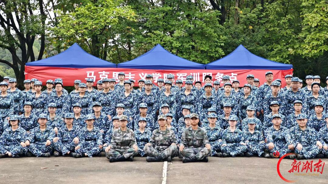 青春正步走|思政五班:迷彩砺初心,步履向远方