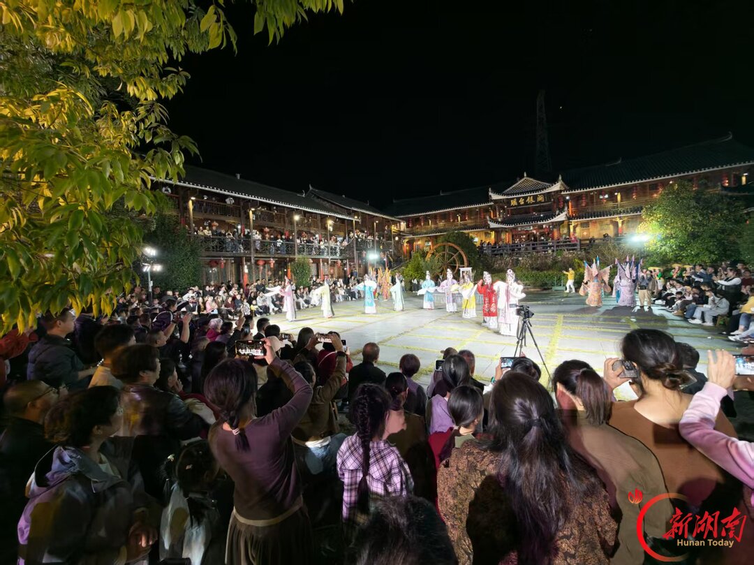 国庆七天 乐在五溪㊿|音乐会+非遗+篝火晚会 溆浦枫香瑶寨国庆假期人气爆棚