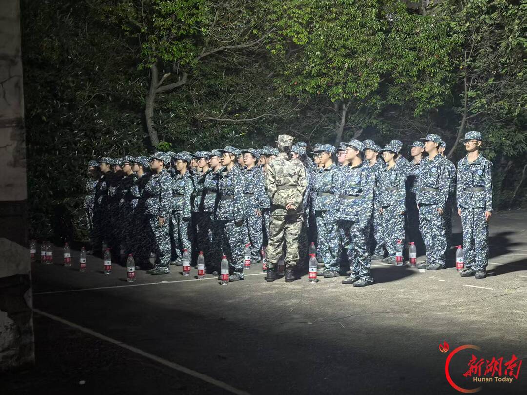 青春正步走｜迷彩砺青春 正步启新程