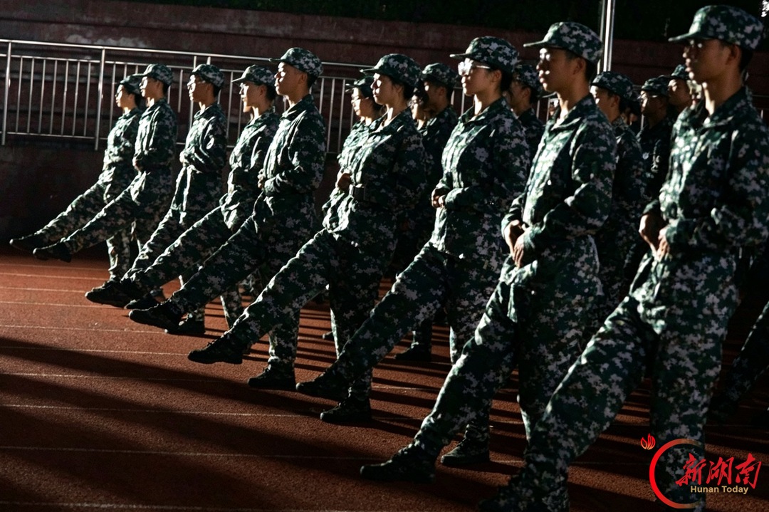 青春正步走丨训练场里的成长与蜕变