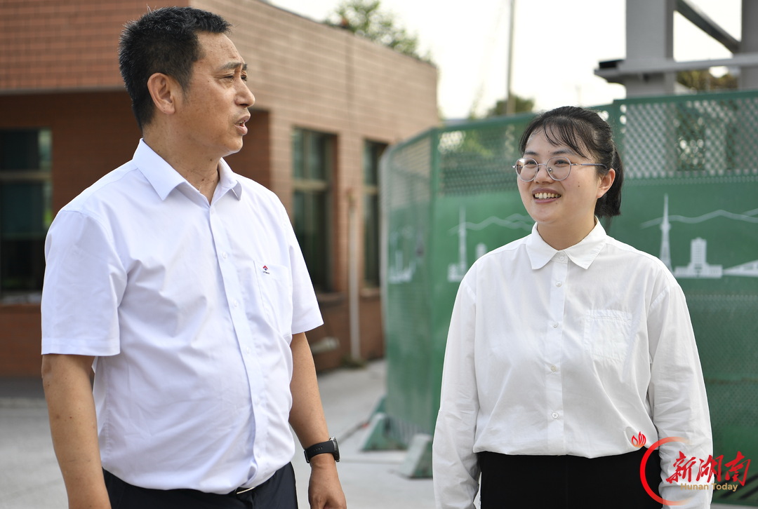 管百家事，暖万人心——记第八届湖南省“人民满意的公务员”管婧