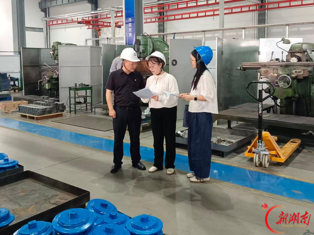 管百家事，暖万人心——记第八届湖南省“人民满意的公务员”管婧