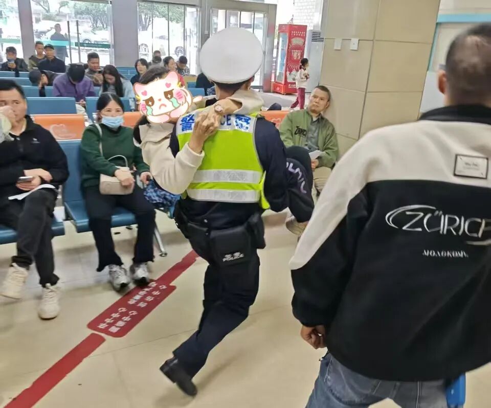 国庆假期,衡阳街头的最美 “警” 色