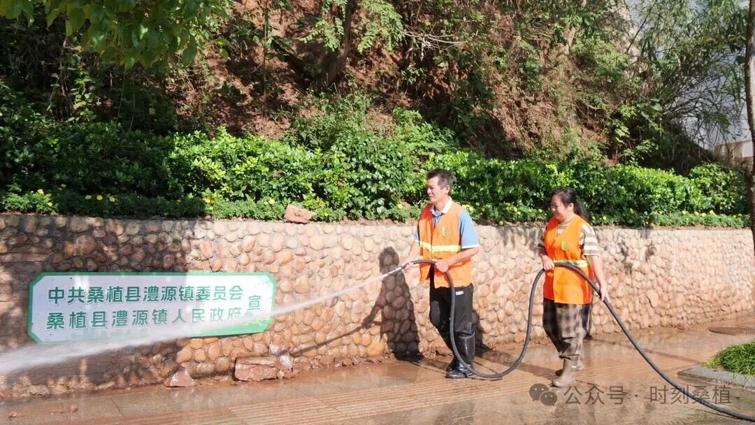 “十一”乐游张家界丨假期不停歇 环卫人擦亮城市文明窗口