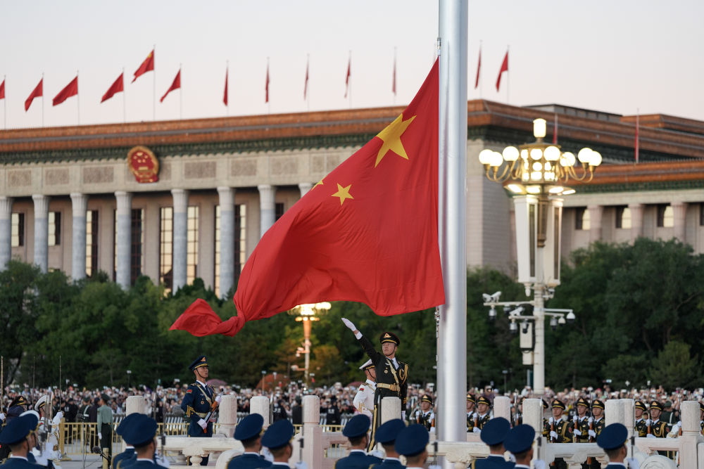 新华社镜头里的国庆假期