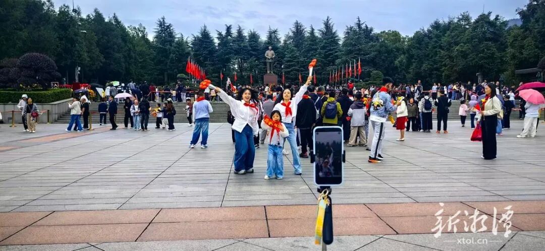 红色湘潭·礼赞国庆㊱丨湘潭红色旅游热度不减!“大手牵小手”家庭亲子游,成主流