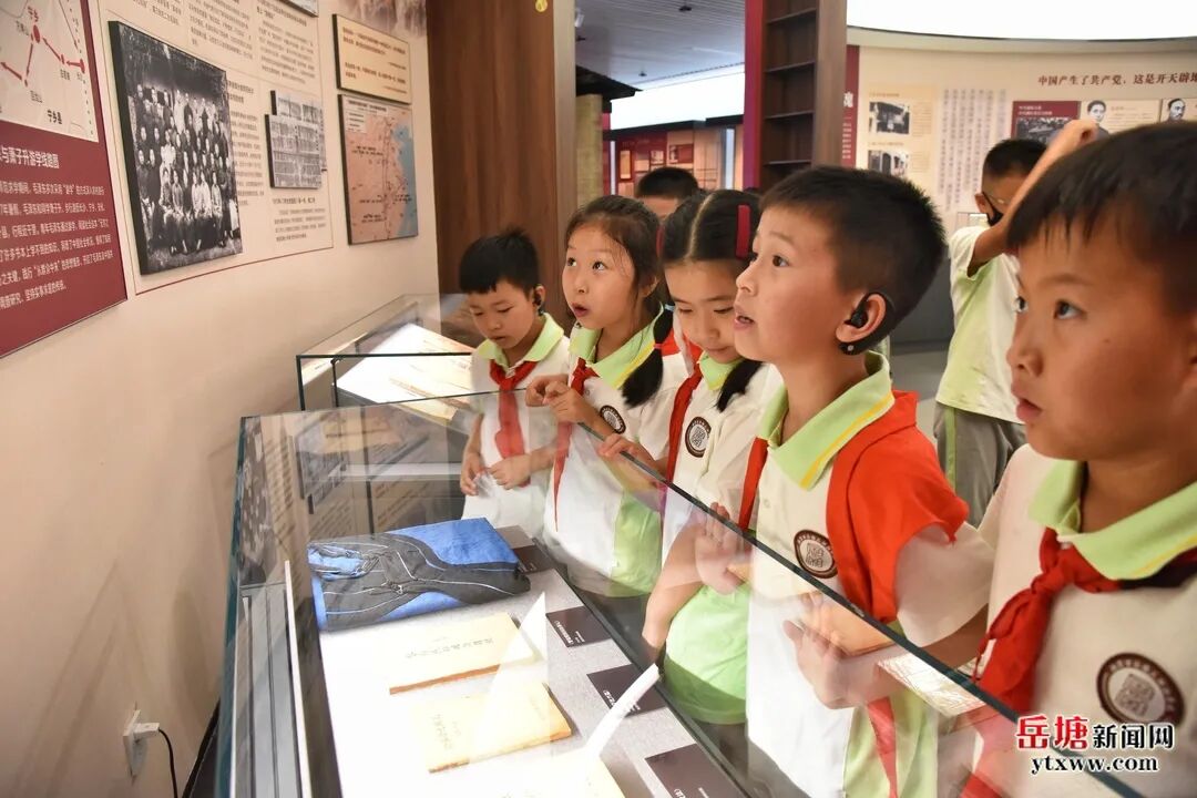 科普阵地探秘行!岳塘百余名学子开启沉浸式研学之旅