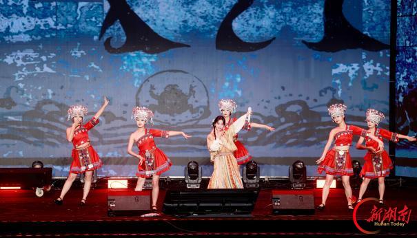 声动芙蓉 世界同好——芙蓉镇国庆期间音乐节里的锦绣文旅