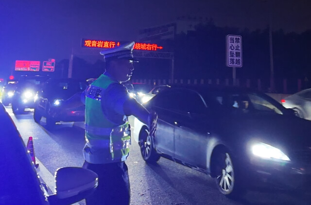 “凭什么我全责？” 交警1个动作，司机当场心服口服
