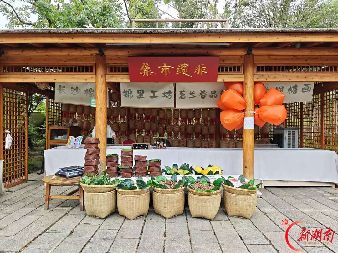 从庭院正餐到烧烤宵夜,谁把三万平美食村落搬进了城市?