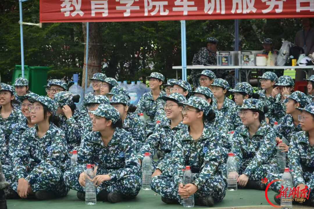 青春正步走丨那抹迷彩绿,是青春最亮的底色
