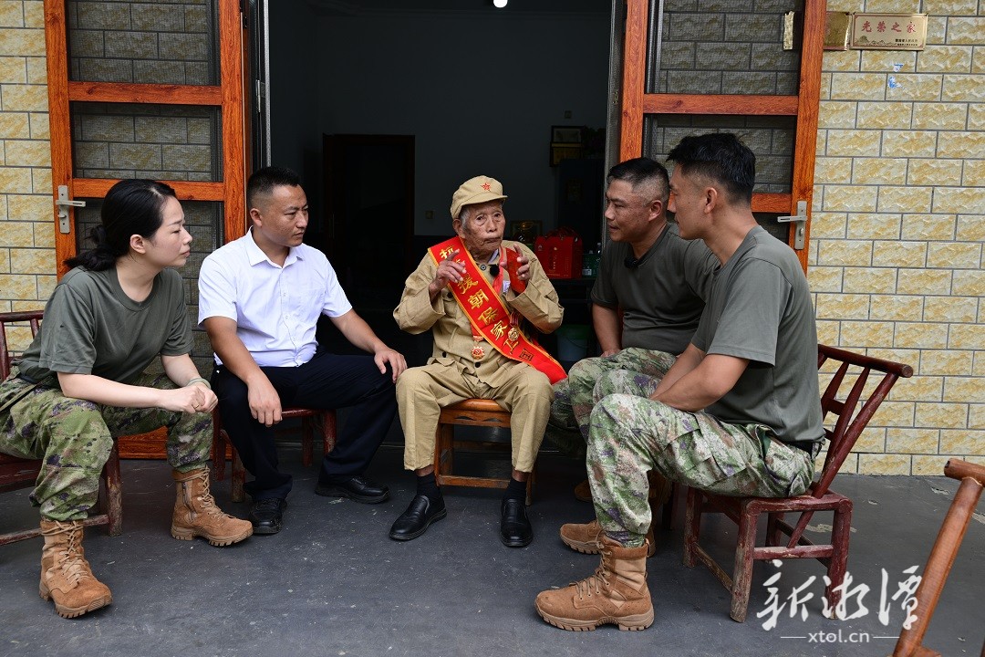 尊崇英雄 戎耀莲乡小分队持续慰问抗美援朝老兵