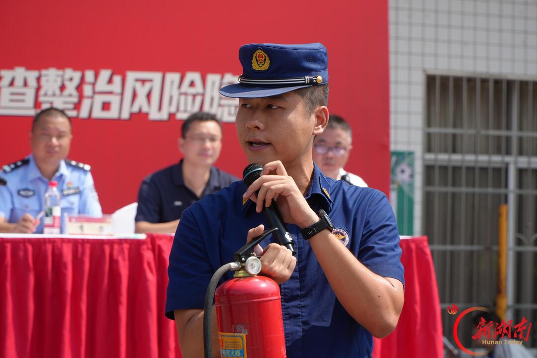 青春正步走丨军训砺少年，消防护平安