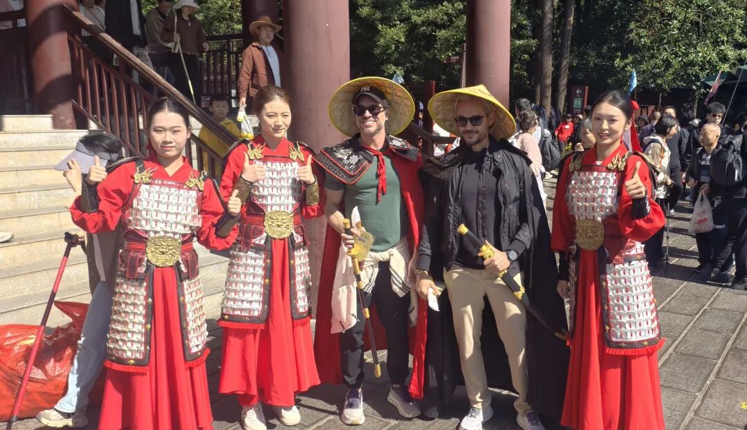 张家界武陵源：NPC互动圈粉 国庆假期好评如潮
