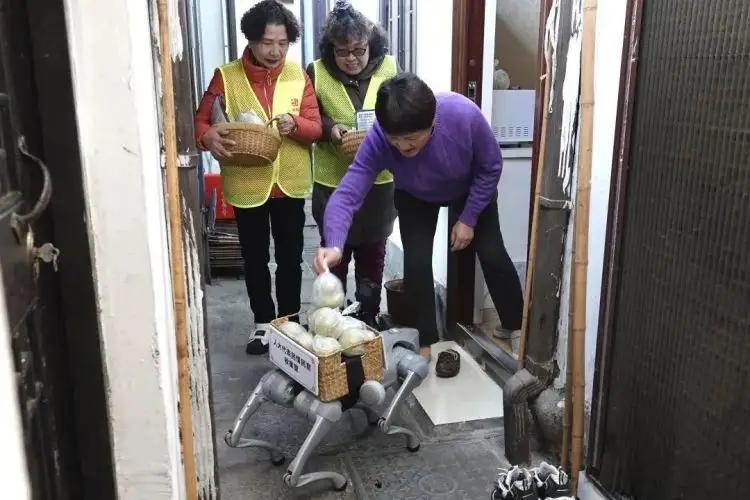 展厅天天有人体验,智慧养老产品为何“看的多买的少”?
