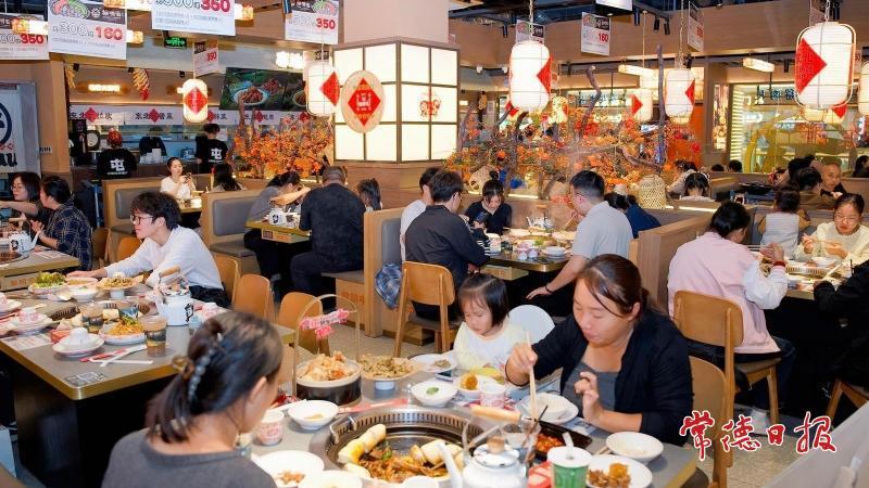 日均客流超8万人次、销售额550万元 国庆黄金周常德武陵万达消费火热