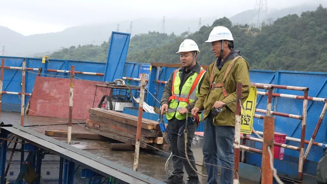 国庆攻坚不停歇!桂郴高速小东江特大桥建设跑出“加速度”