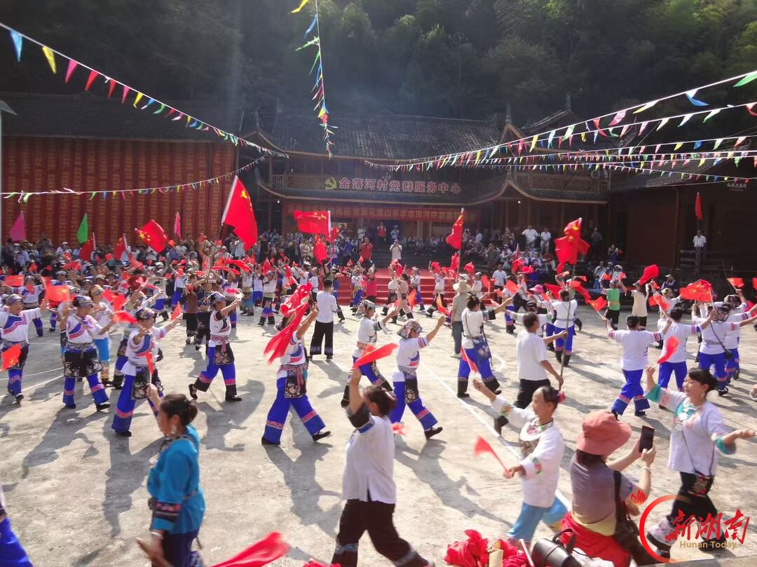 门常开、人常在、事常办——保靖县金落河村党群服务中心走出建管用新路子