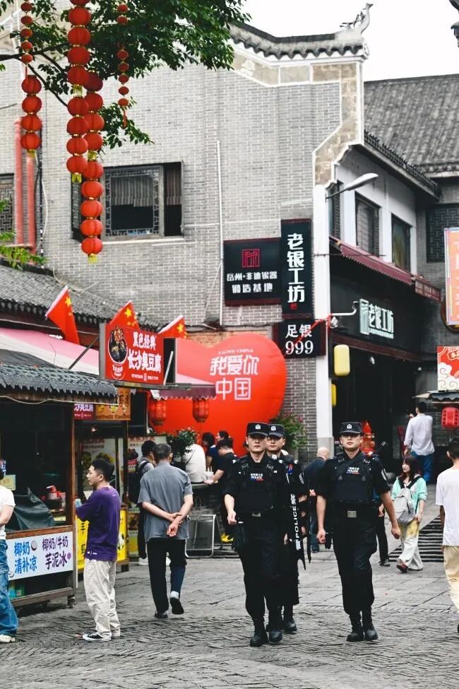 岳阳楼区：多部门联动守护假日平安