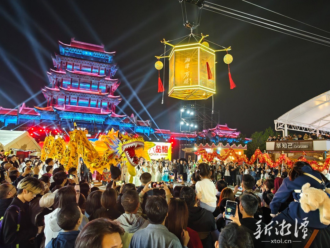 国庆假期热度拉满 万楼·青年码头好戏连台