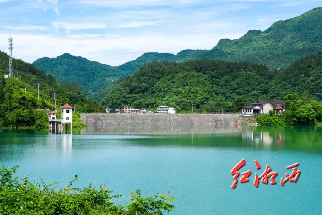 深水映忠魂 一跃显担当！湘西石林志入选中央政法委见义勇为勇士榜