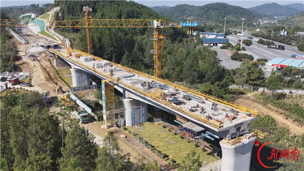 攻坚抢进度!铜吉铁路湖南段全力跑出建设“加速度”