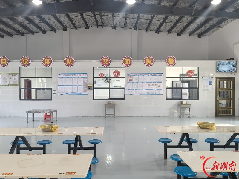 南县武圣宫镇中心小学食堂焕新升级,师生吃得更舒心